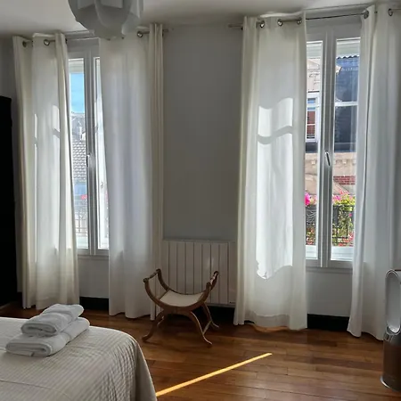 Le Lys Apartment *